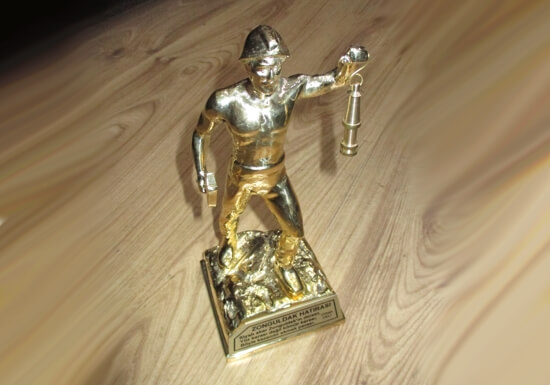 pirinç madenci heykeli